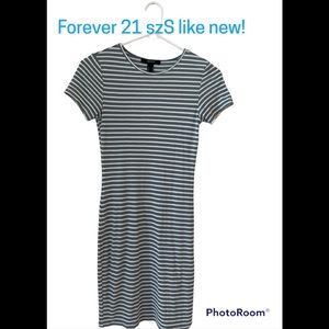 Gray White Striped Forever 21 Dress Capped Sleeve Stretchy Cute sz S Soft Modest
